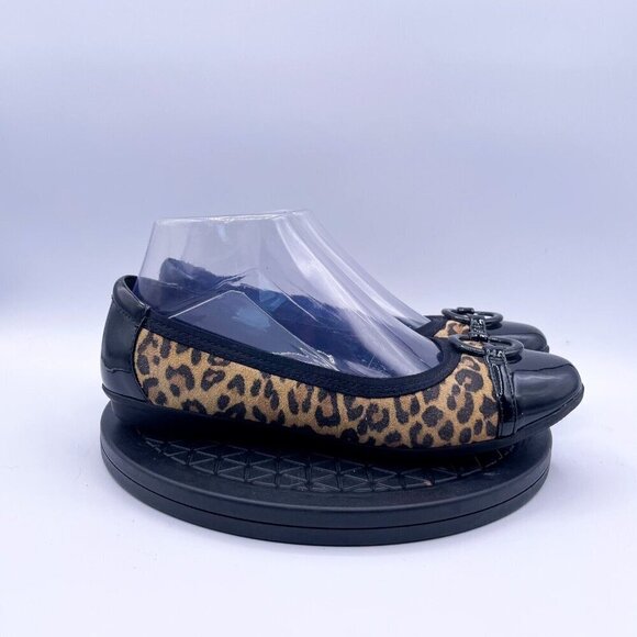 Clarks Women's Gracelin Wind Dress Ballet Flat Leopard Print Cap Toe Size 7 - Picture 2 of 10
